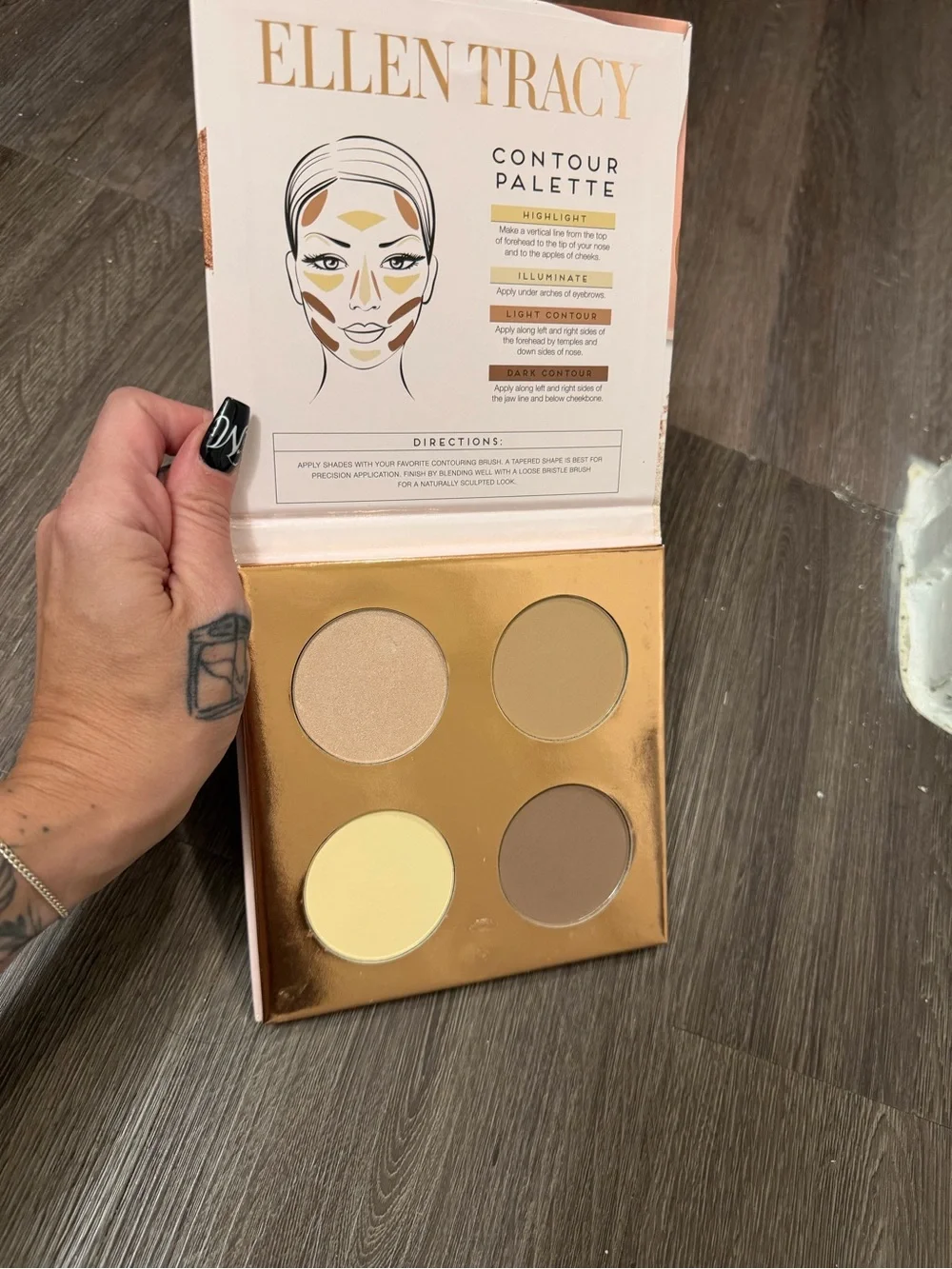 Ellen Tracy: Contour Palette - Rose Gold Contour & Highlight Set